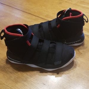 Boys Lebron shoes